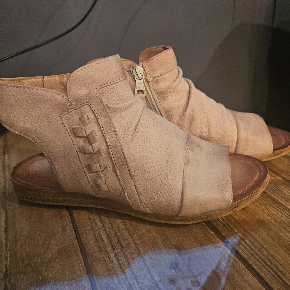 NEW Miz Mooz Wide Width Leather Rutched Sandals - Flaire